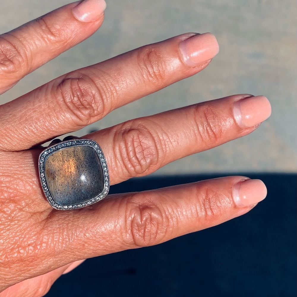 David Yurman Ring in Blackened Silver with Labradorite and Pavé Grey Diamonds - Picture 8 of 11